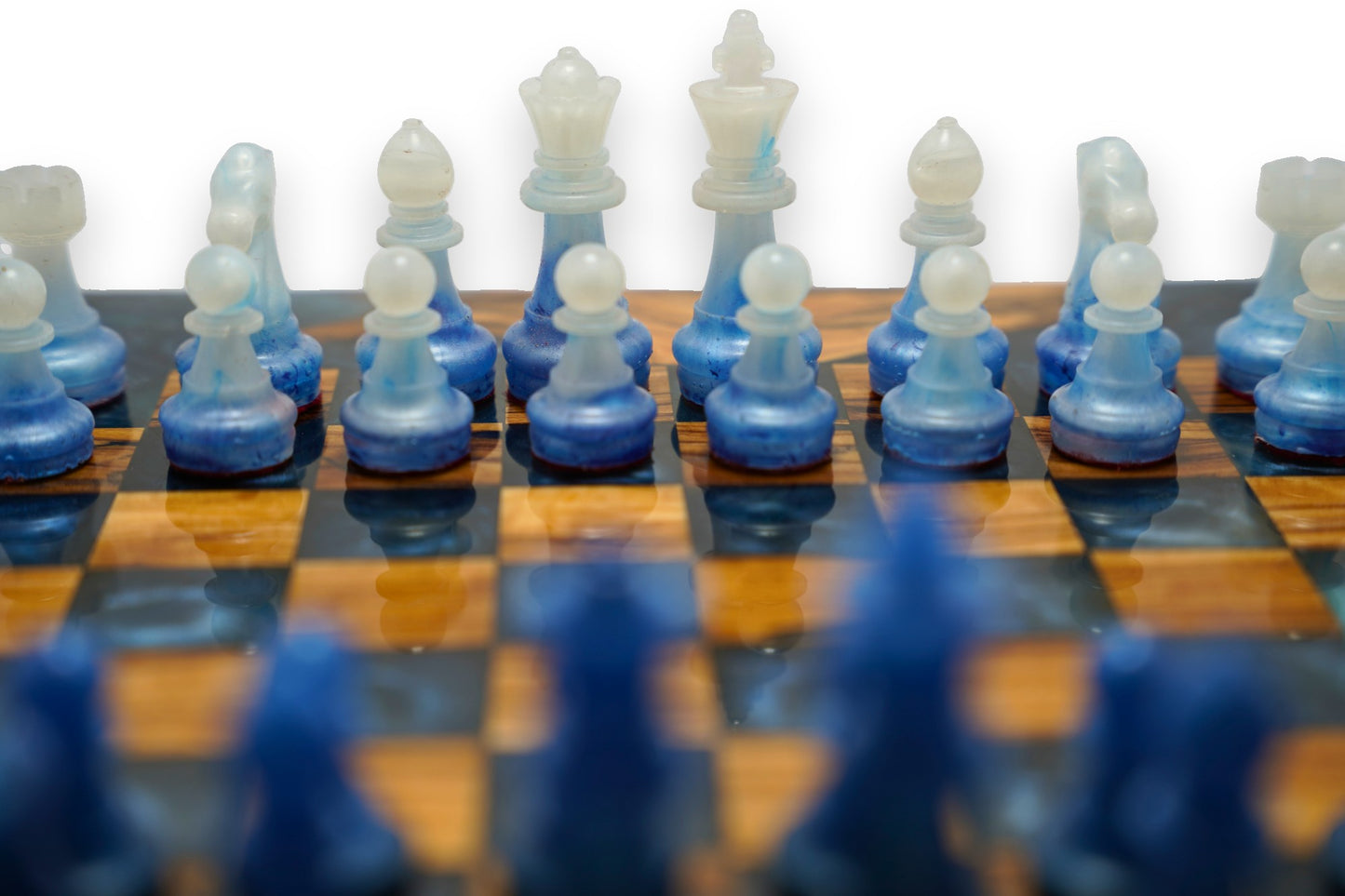 Sea of Thought – Olive Wood Chess Set