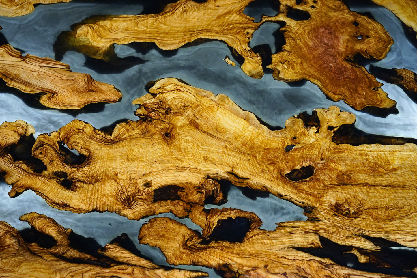 “Olive Glory” Dining Table – 1000-Year-Old Olive Wood & Black-Crystal Epoxy