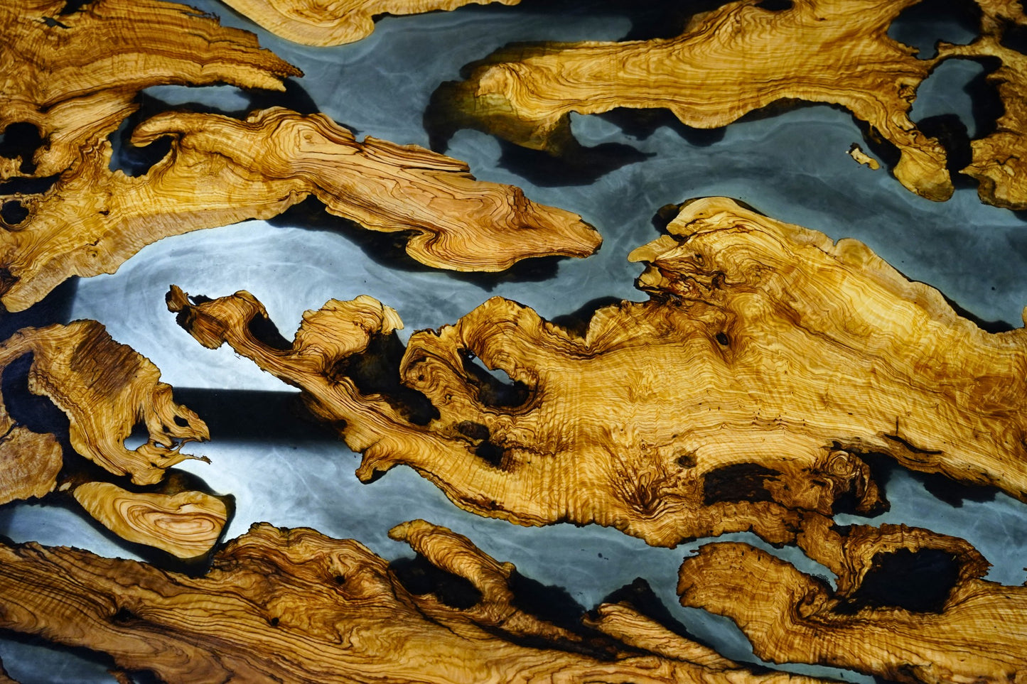“Olive Glory” Dining Table – 1000-Year-Old Olive Wood & Black-Crystal Epoxy